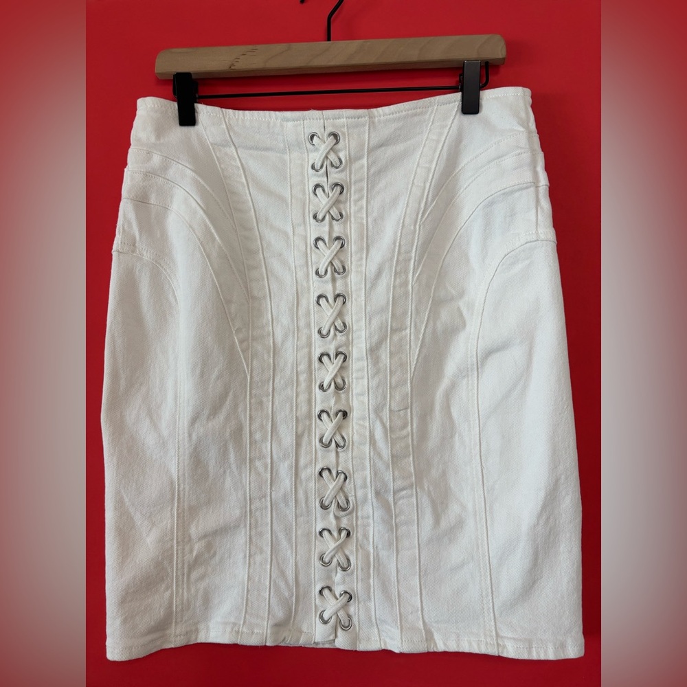 GUESS White Cecilia Denim Lace-Up Skirt Size 31